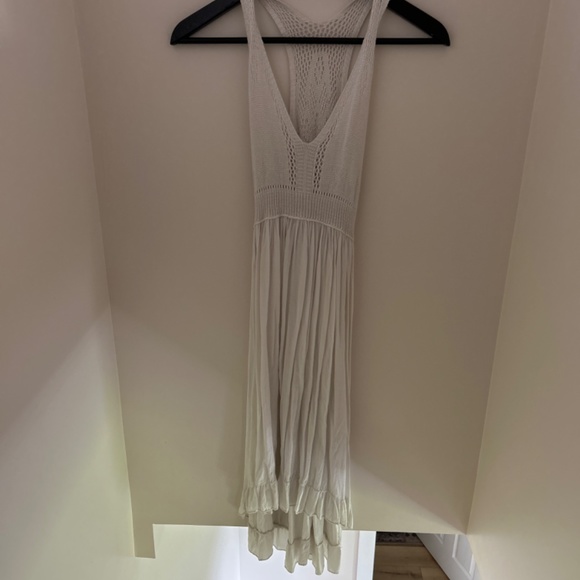 Beach coverup - Picture 2 of 3